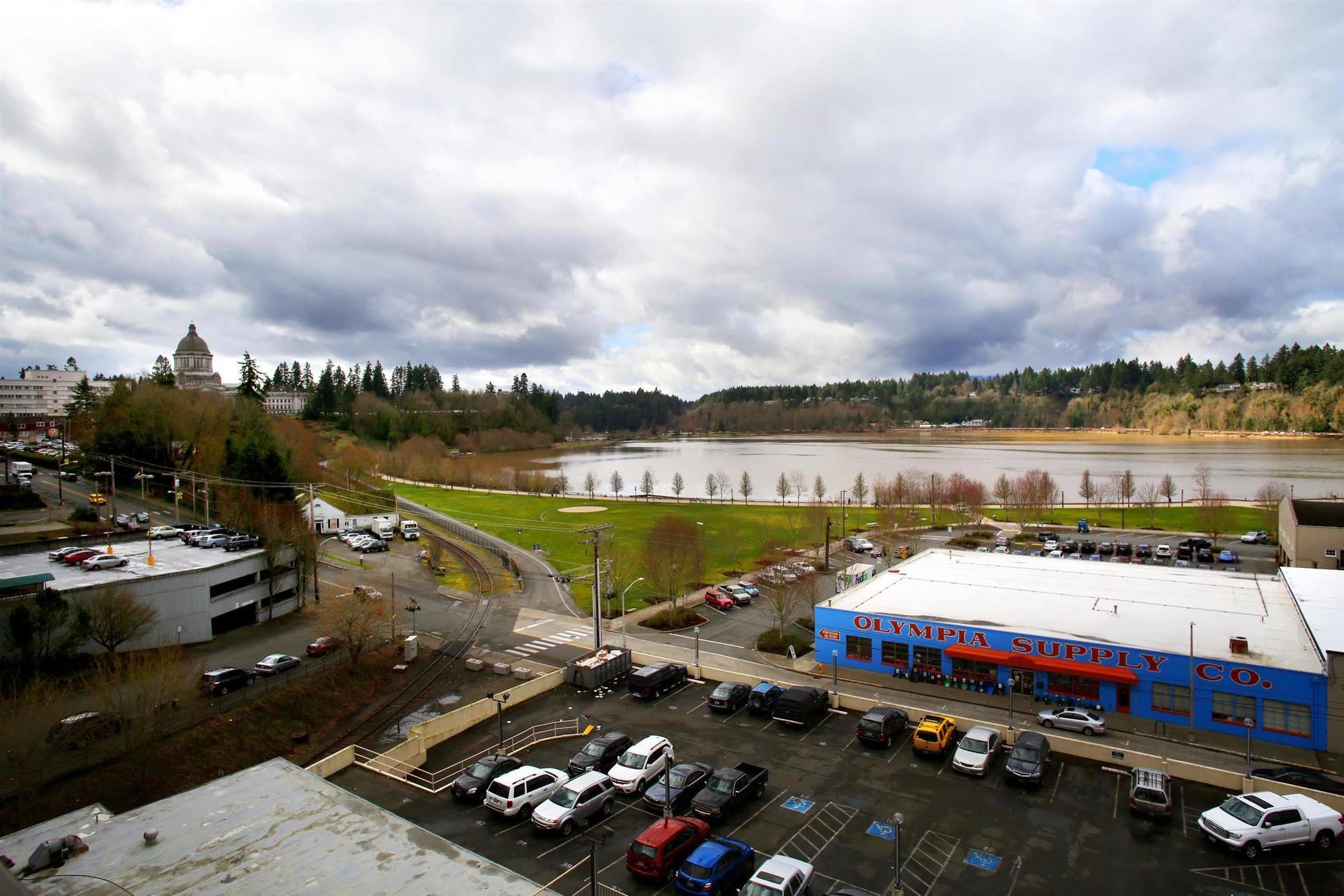 Red Lion Inn & Suites Olympia, Governor Hotel Exterior foto